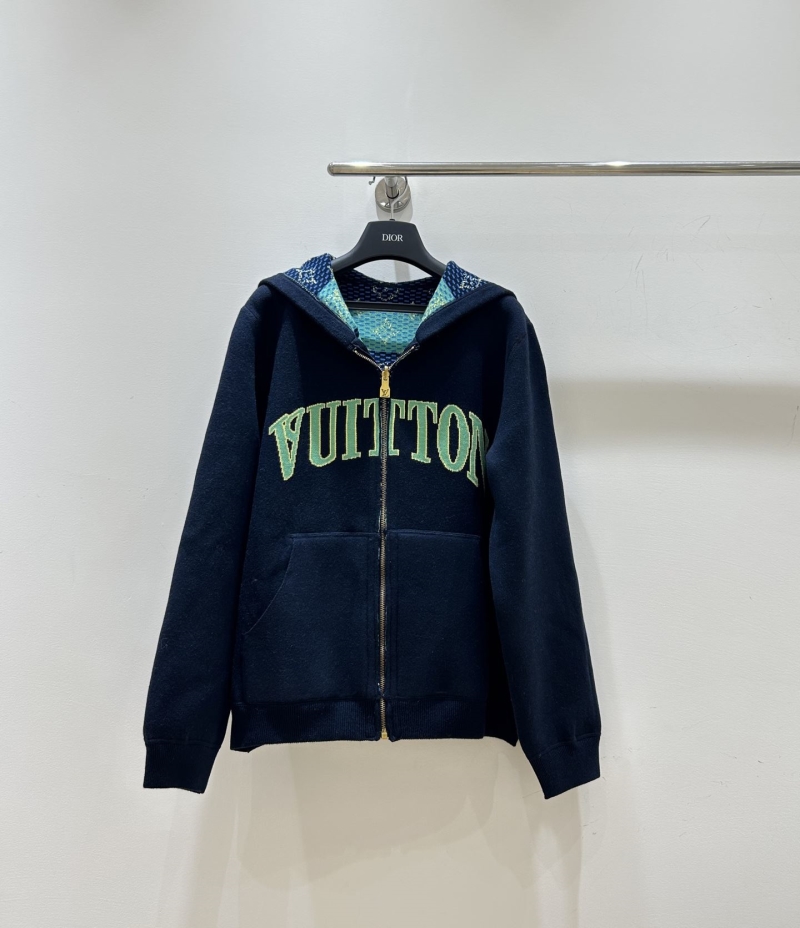 l0vis Vvtt0n outwear
